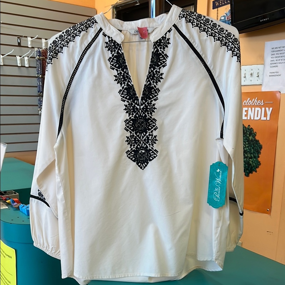 The Pioneer Woman White and Black Embellished Blouse